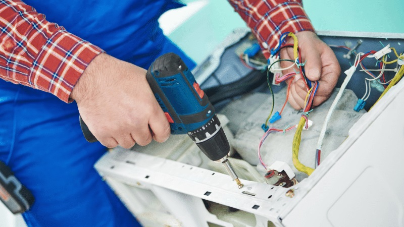 Yenimahalle Bosch Bosch çamaşır makinesi kart tamiri – Su almama arızası orijinal parça ile giderildi. - Teknik servis örneği